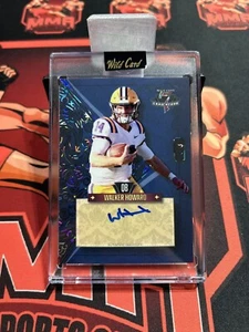 Walker Howard - 3/3 automático - 7 tachuelas para cartas - Wild Card - 2023 QB - Imagen 1 de 3