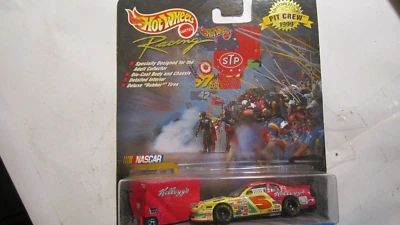 MATTEL HOT WHEELS RACING #5 Terry Labonte E Attrezzo Scatola KELLOGG'S, Pit Crew - Immagine 1 di 3