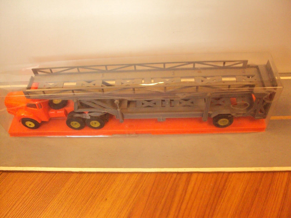 NOREV  1/43  BERLIET  TBO 15  Transporteur de voitures. - Photo 1/4
