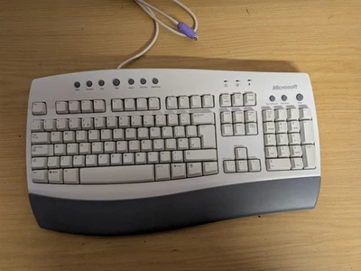 Microsoft Internet Tastatur PS/2  - Bild 1 von 4