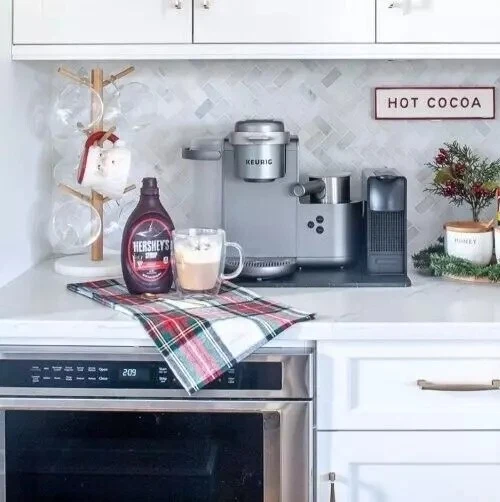 pottery barn Holiday Christmas Plaid Kitchen hand towel party snowman SET 2 h - Image 1 of 1