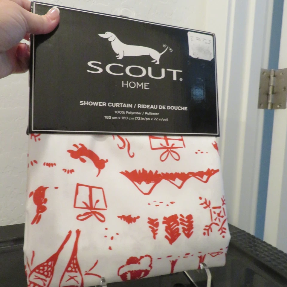 Cortina de chuveiro SCOUT Home férias de inverno vermelho/branco Dachshund veado esqui NOVO - Imagem 1 de 4