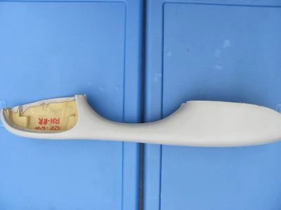 ПОДЛОКОТНИК ПРАВОЙ ПЕРЕДНЕЙ ДВЕРИ JAGUAR VANDEN PLAS NED БЕЛЫЙ GNC1272 1998 - 2003 - Изображение 1 из 4