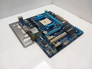 GIGABYTE GA-A55M-S2V Socket FM1 DDR3 PCIe Motherboard with I/O Shield - Bild 1 von 5