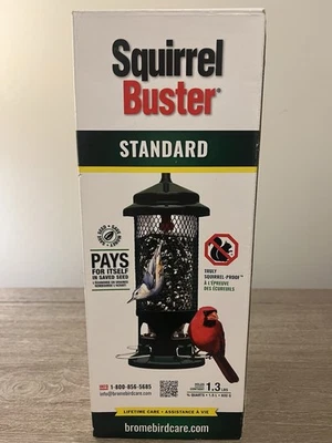 Alimentador para pájaros a prueba de ardillas Squirrel Buster con 4 perchas de metal, tiene capacidad para 1,3 libras NUEVO Foto 1 de 4