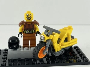 LEGO City Stuntz Wallop Minifigura 60297 y tirar hacia atrás volante moto acrobacias - Imagen 1 de 13