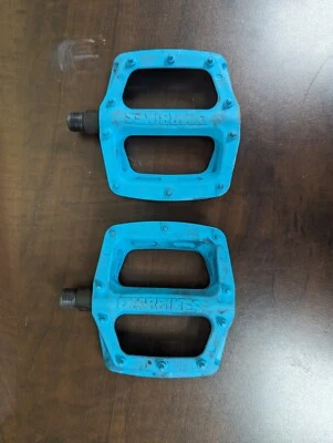 Used DMR V6 Pedals - Platform, Plastic, 9/16", Blue MTB Flat Pedals  - Image 1 of 4