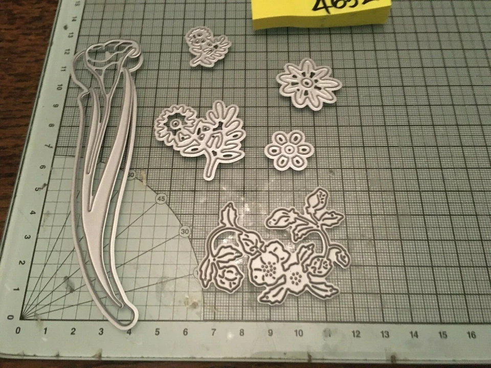 Trimcraft floral dies ref4632 - Image 1 of 1