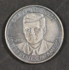 VINTAGE JFK KENNEDY 35TH PRESIDENT ETERNAL FLAME MEMORIAL MEDAL / COIN - Picture 1 of 5
