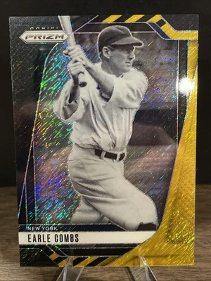 Peines Panini Prizm Earle 2025 negro dorado brillo 3/3. FOTL. Yankees de Nueva York Foto 1 de 3