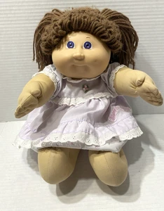 Cabbage Patch Kids Puppe 1978 1982 braune Haare mit extra Outfit - Bild 1 von 18
