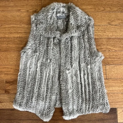 NWOT Bagatelle Genuine Knitted Rex Rabbit Fur Open Front Soft Gray Vest S - Image 1 of 4