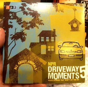 NPR DRIVEWAY MOMENTS 5 ALL ABOUT ANIMALS 2 CDs 2007 - Bild 1 von 2