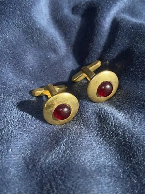 Abotoaduras vintage Hickok EUA pedra vermelha tom dourado - Imagem 1 de 4