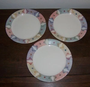 Plato de ensalada de postre de 3 panes s 7-1/4" - crema Corelle MIRAGE con borde pastel - Imagen 1 de 4