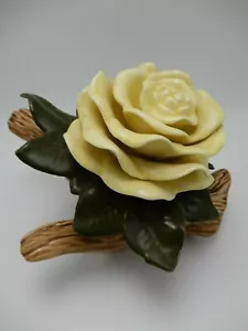 Vintage gelber Rosenstiel auf Ast Porzellan Keramik Blumenkunst Japan gemarkt - Bild 1 von 11