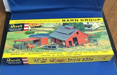 Vtg Revell T-9015:249 HO Scale Barn Group Building Kit Train - Image 1 of 4
