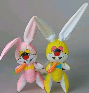2 Vintage 1988 Spearhead Industries Easter Bunny Vinyl Blow Up’s - 22" hoch - guter Zustand - Bild 1 von 12