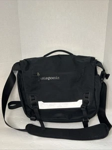 Patagonia Half Mass Messenger Bag Laptop Crossbody Commuter Reflective - Schwarz - Bild 1 von 16