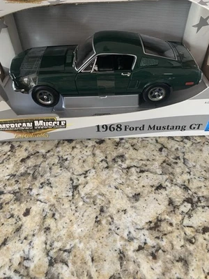 Ford Mustang GT Bullitt Ertl 1968 1:18 Foto 1 de 4