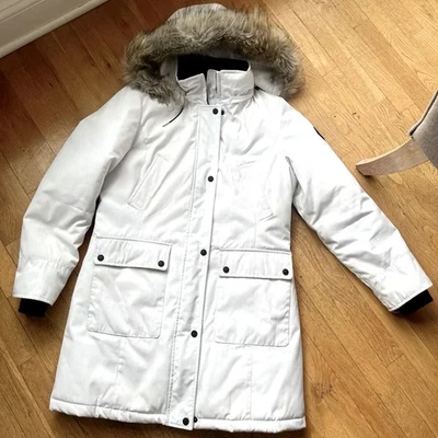 Abrigo parka Andrew Marc XXL blanco de invierno con capucha de piel sintética para mujer Foto 1 de 4