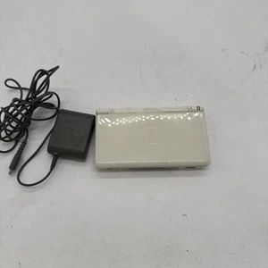Nintendo DS Lite Blanco SIN Stylus Funciona y Lee Juegos - Imagen 1 de 5
