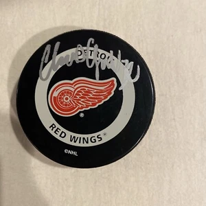 Chris Osgood Signed Detroit Red Wings Official Game Puck JSA COA - Picture 1 of 3