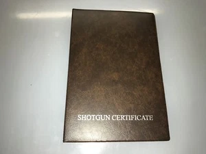 A MARRÓN -- CERTIFICADO DE ARMAS DE FUEGO / TITULAR DE LICENCIA/BILLETERA - SGC/FAC - Imagen 1 de 2
