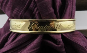 Brazalete Brazalete AVON GEMINI II, Metal Tono Dorado, Palabras Grabadas Pulsera Moda - Imagen 1 de 21