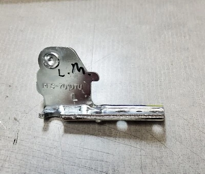 Bisagra de puerta de refrigerador RFS-26ABW OEM DAEWOO (centro izquierdo) Foto 1 de 2