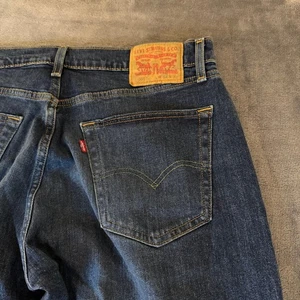 Levi's 505 Regular Fit Jeans Medium Wash Denim Blue Pants Comfort Mens 34x32" - Picture 1 of 13