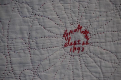 COLCHA ANTIGUA TRABAJO ROJA FECHADA 1893 ~ ACOLCHADO TOUR DE FORCE ~ TELA ENTERA BLANCA Foto 1 de 4