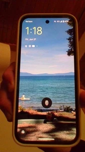 Google Pixel 9a - 128 GB - Porcelain (Unlocked) Bundle - Afbeelding 1 van 3