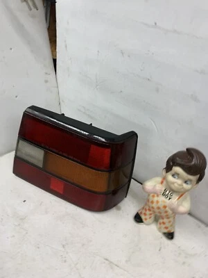 Conjunto de lámpara de luz trasera CHEVY GEO SPECTRUM 85 86 derecha OEM Foto 1 de 4