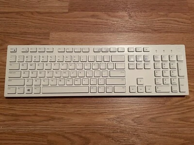 Dell White Wireless Keyboard WK636P, Missing USB Dongle Receiver. - Image 1 of 4