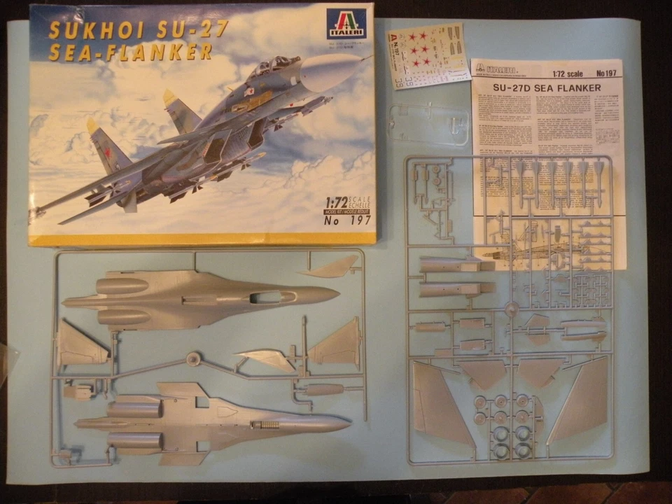 ITALERI SUKHOI SU 27 SEA-FLANKER NUOVO/NEW SPRUE COMPLETO? SI ISTRUZIONI+DECALS - Immagine 1 di 1