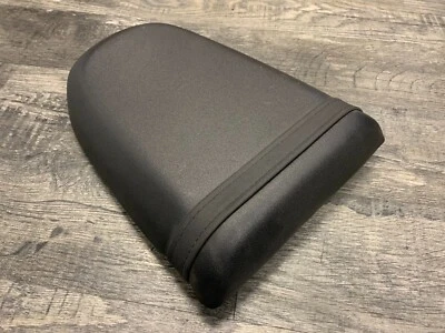 Asiento de pasajero trasero OEM (#7C) Suzuki 2001-2003 GSXR600 2000-2003 GSXR750 Foto 1 de 4