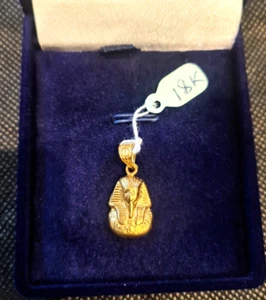 Ciondolo artigianale in oro giallo 18 kt Re Tutankhamon, 1,8 g - Foto 1 di 7