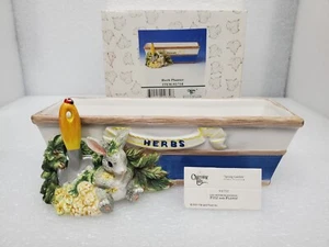 *NIOB* Charming Tails: Spring Garden Herb Planter - 93/710 - *Rare* Pristine - Foto 1 di 12