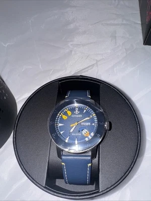 Reloj Citizen Eco-Drive AW0075-06W 44mm Pato Donald Correa Cuero Acero Foto 1 de 4