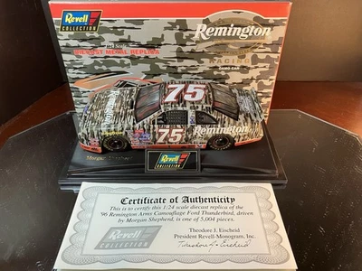 Ford Thunderbird 1996 Morgan Shepherd #75 Remington Arms camuflaje 1:24 Revell Foto 1 de 4