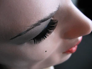 Latexmaske EMILIA + WIMPERN Realist. weibliche Frauenmaske Crossdresser Trans - Bild 1 von 3