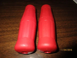 Handlebar Pop Bottle Style Rubber Grips For 1" Bars-Red - Foto 1 di 3
