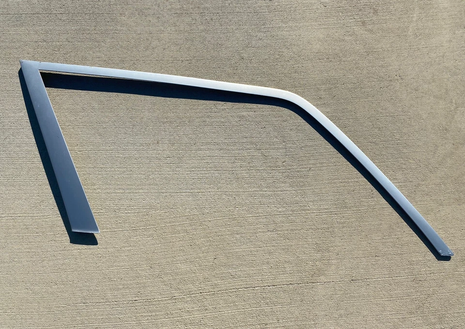 1246701322 Rear LEFT Quarter Window Trim Molding W124 300TE E320 Wagon 300TD - Image 1 of 1