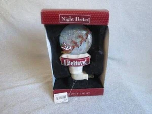 Christmas Night Light Santa Flying Reindeer in Window Scene - Bild 1 von 5