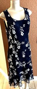 Luxe by Carmen Marc Valvo  Blue Lace Floral Embroidery Dress Sz 12 Runs Sm b13 - Picture 1 of 11