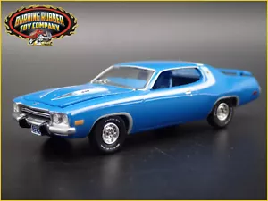 1973 73 PLYMOUTH da Strada Corridore 1/64 Scala da Collezione Diorama Modellino - Foto 1 di 9