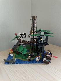 LEGO Pirates: Forbidden Island (6270) Complete
