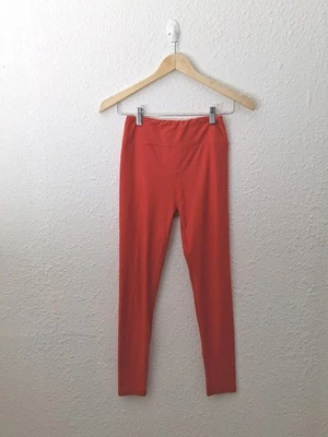 Leggings LuLaRoe: pantalones de yoga y salón: talla única: rojo: RN# 142161 Foto 1 de 4