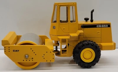 Conrad Compactor Roller Caterpillar - CAT CS 653 MODEL #2889 SCALE 1:50 - Image 1 of 4